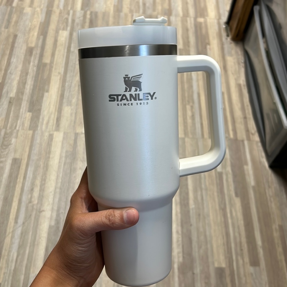 Stanley, 40oz white cup